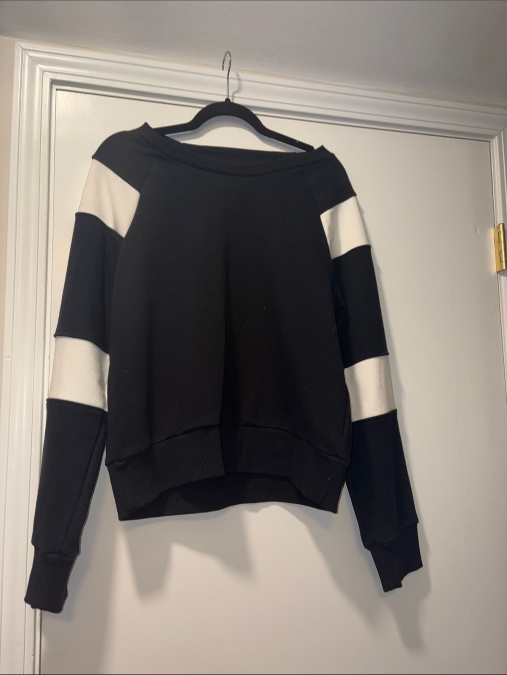 Evereve Black Pullover with White Sleeve Panels